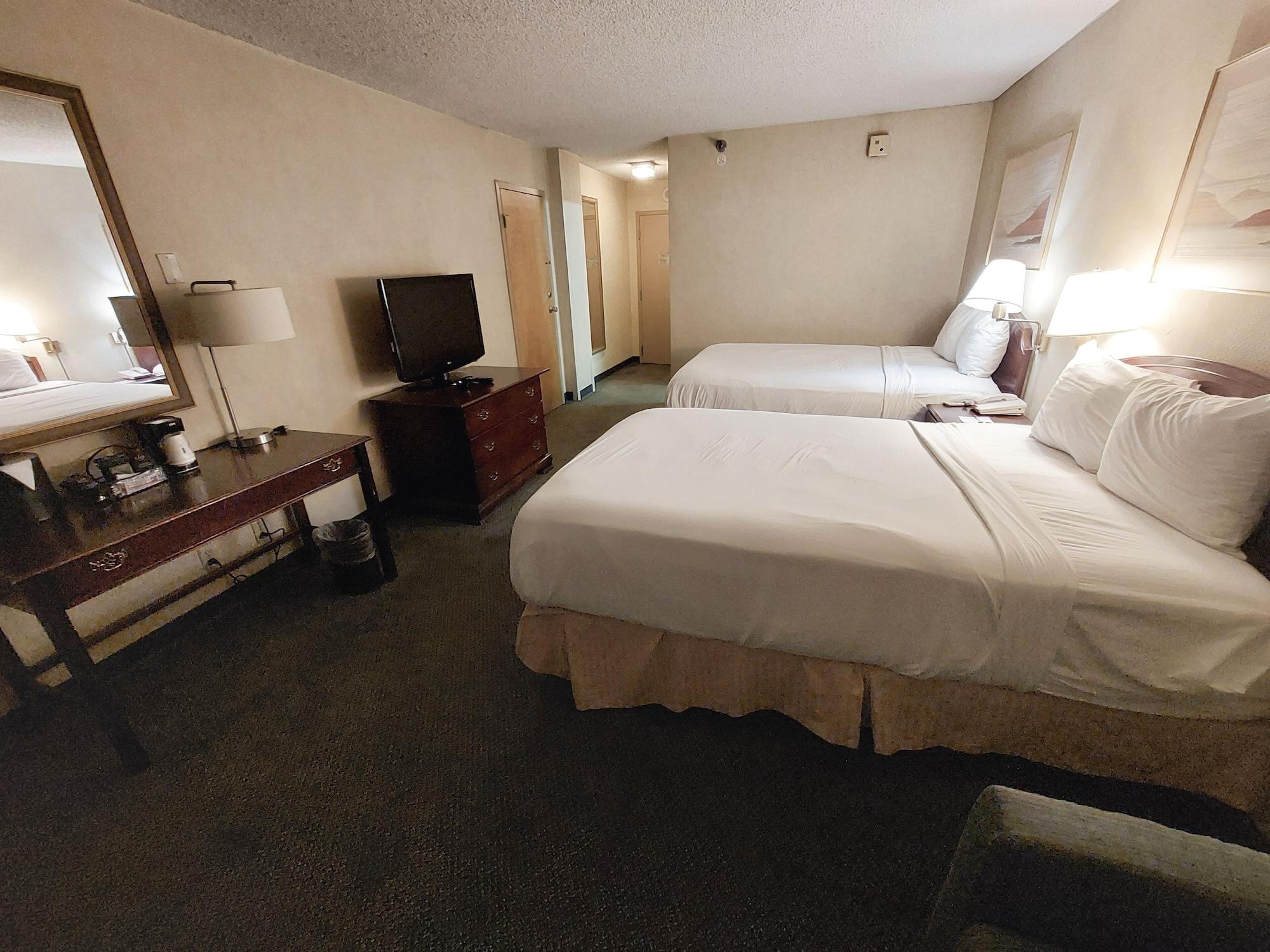Ramada By Wyndham Reno Hotel & Casino Экстерьер фото
