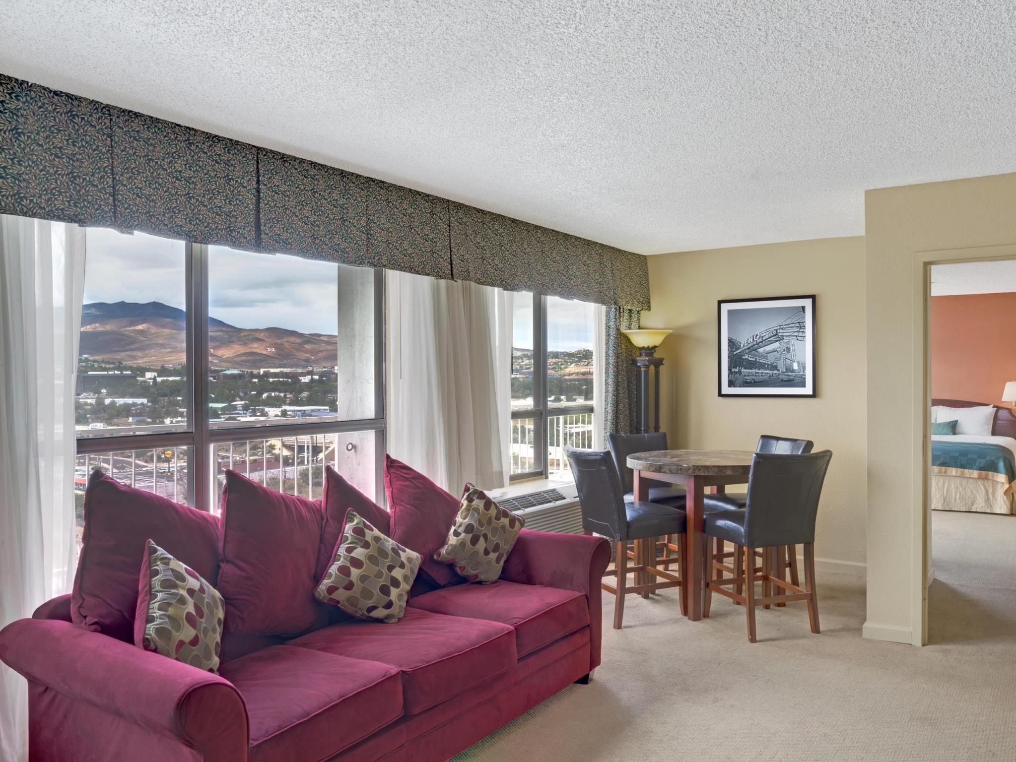 Ramada By Wyndham Reno Hotel & Casino Экстерьер фото
